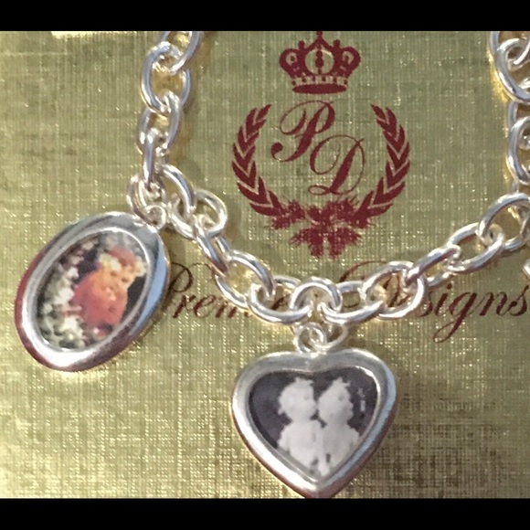 Charm bracelet - Picture 2 of 5
